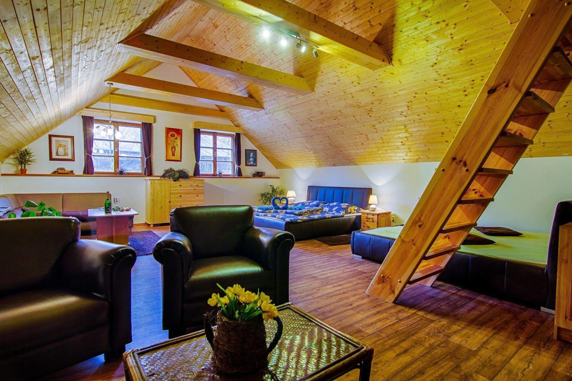 Hotel Posta Černý Dŭl Eksteriør billede