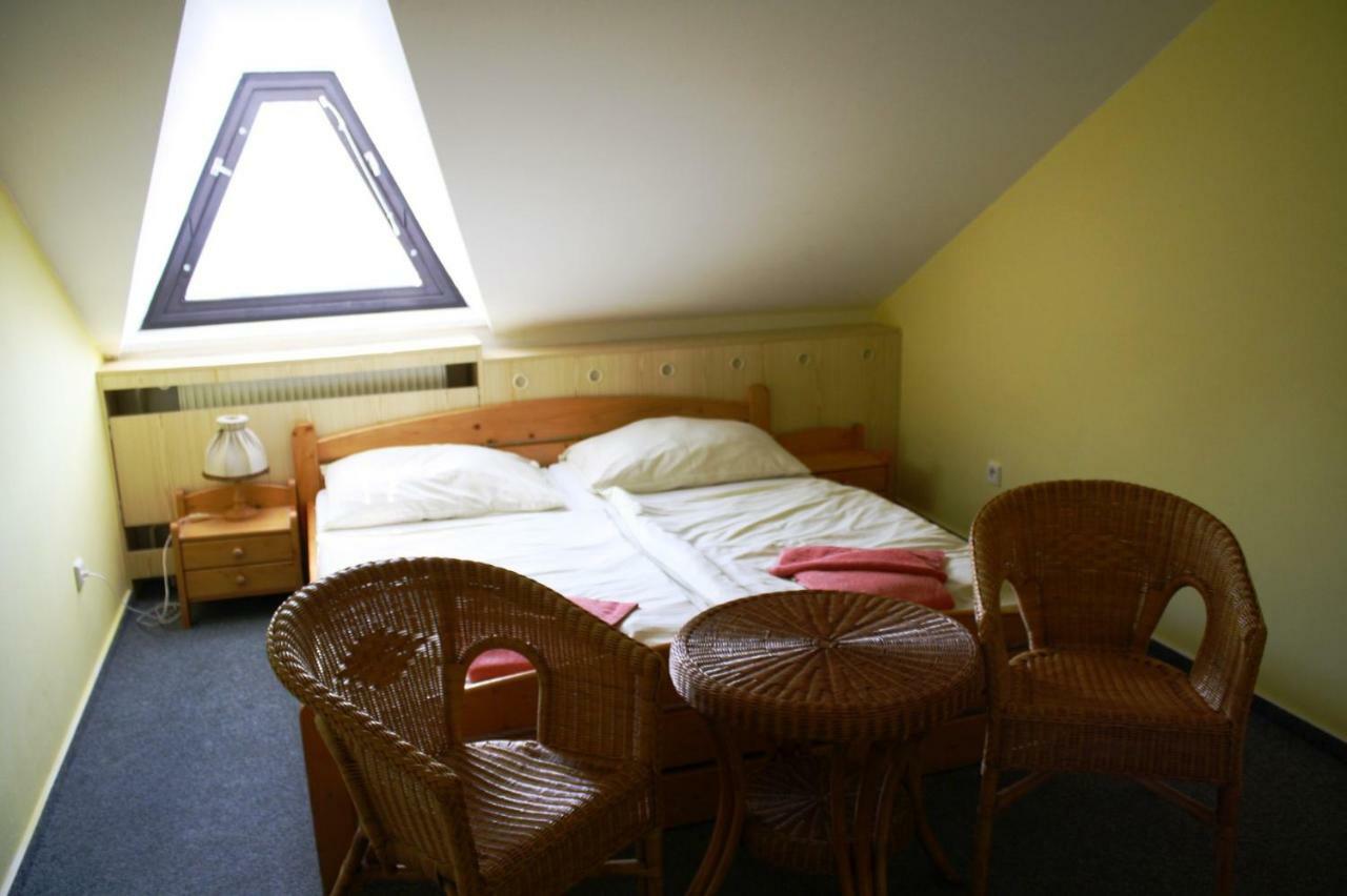 Hotel Posta Černý Dŭl Eksteriør billede